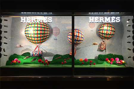 Escaparates de verano Hermès tinkering by INSTORE Escaparates de verano Hermès tinkering by INSTORE