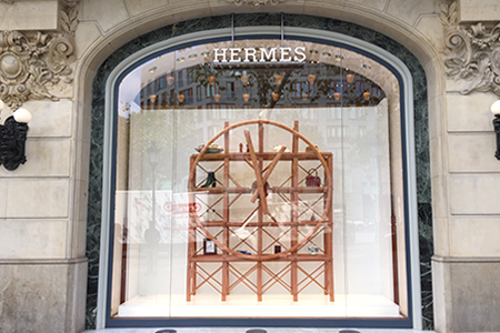 INSTORE realiza la instalación de la obra "Hermès Clock" INSTORE realiza la instalación de la obra "Hermès Clock"