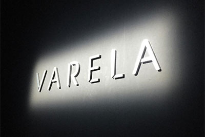 INSTORE realiza el rótulo de Felipe Varela para MBFWM16 INSTORE realiza el rótulo de Felipe Varela para MBFWM16