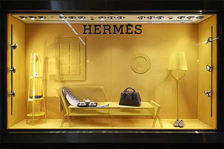 Dibujos en el espacio de Marcel Van Doorn para Hermès Dibujos en el espacio de Marcel Van Doorn para Hermès
