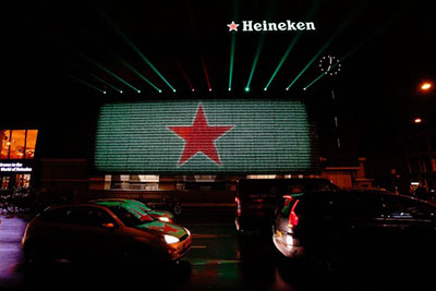 Impresionante pared interactiva de Heineken en Amsterdam Impresionante pared interactiva de Heineken en Amsterdam