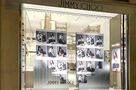 Actualizacion de los escaparates de Jimmy Choo en su boutique de Madrid Actualizacion de los escaparates de Jimmy Choo en su boutique de Madrid