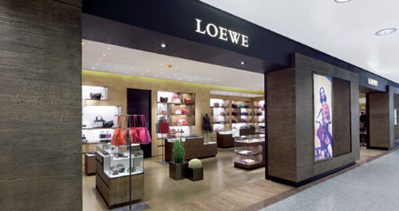 Loewe rediseña sus tiendas y abre corners en El Corte Inglés Loewe rediseña sus tiendas y abre corners en El Corte Inglés