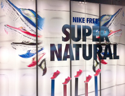 Tierras altas A tiempo Cambiable Nike Madrid Xanadu impresion para escaparates
