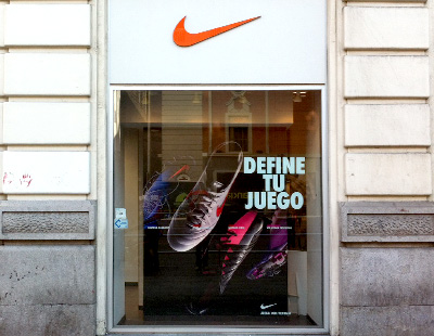 Lógico Convertir autor Montaje escaparates para tienda Nike en Madrid