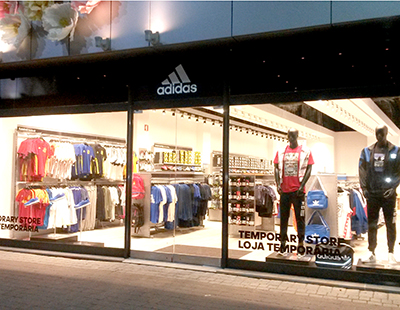 Aplicacion vinilo laminado imagen gran formato Adidas Portugal Aplicacion vinilo laminado imagen gran formato Adidas Portugal