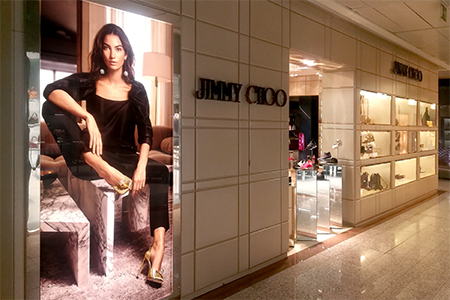 Instalacion de lonas backlight en boutiques Jimmy Choo Instalacion de lonas backlight en boutiques Jimmy Choo