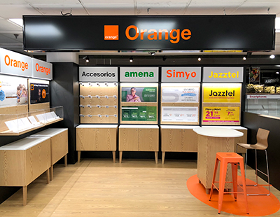 Actualizacion punto de venta Orange con mobiliario personalizado Actualizacion punto de venta Orange con mobiliario personalizado