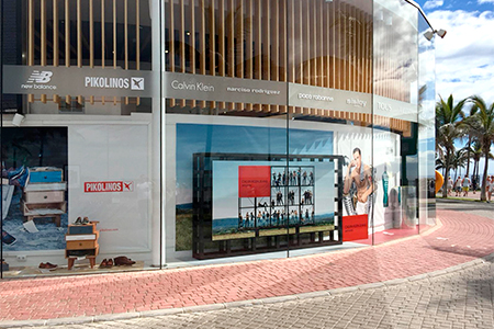 Instalacion de escaparate con la coleccion #MYCALVINS Instalacion de escaparate con la coleccion #MYCALVINS