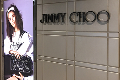 Instalacion de fotografia en gran formato para Jimmy Choo 