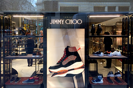 Instalacion de escaparates en la boutique de Jimmy Choo en Madrid Instalacion de escaparates en la boutique de Jimmy Choo en Madrid